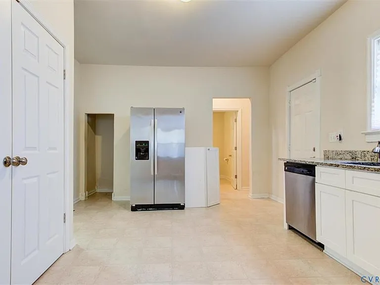5 N Oak Ave — Photo 14