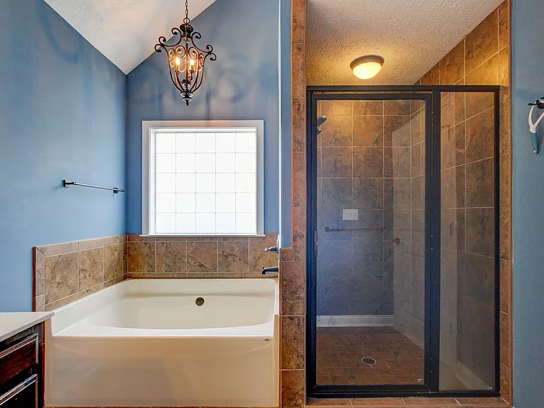 716 Cavalier Dr — Photo 26