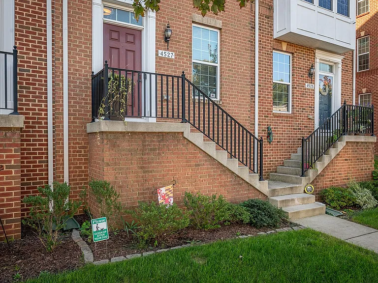 4527 Foster Ave — Photo 3