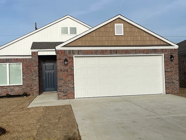 3118 Wolf Creek St — Photo 3