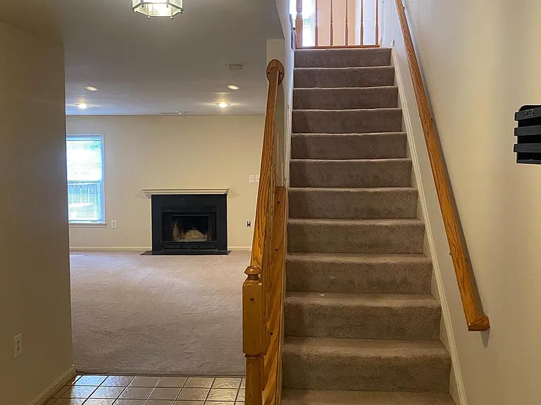 5623 Gresham Ln — Photo 3