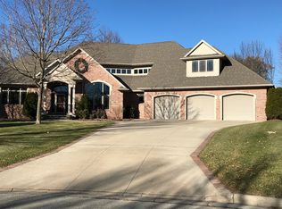 1456 Finch Ln, Green Bay, WI 54313