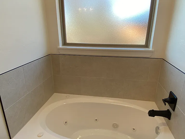 2836 Kingswood Dr — Photo 23