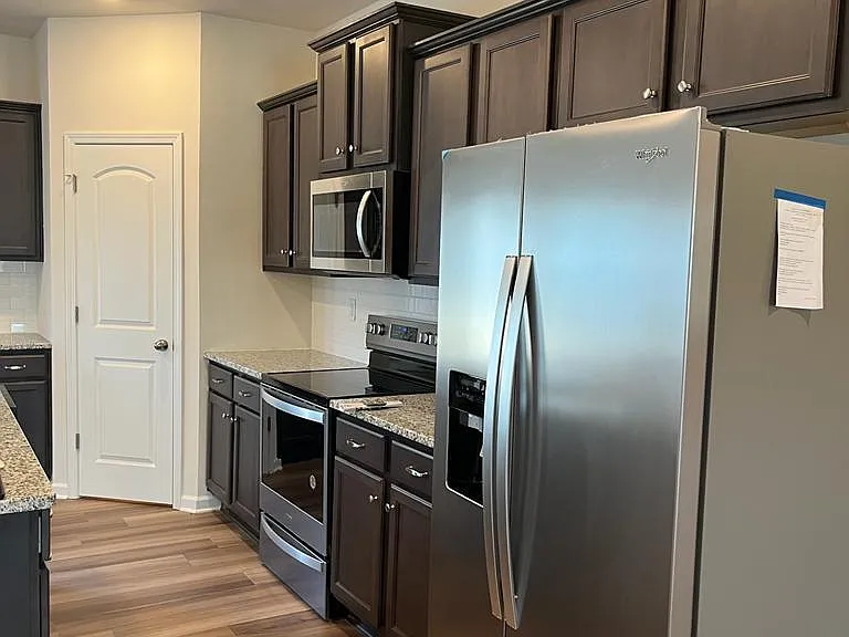 310 Sagecroft Ln — Photo 6