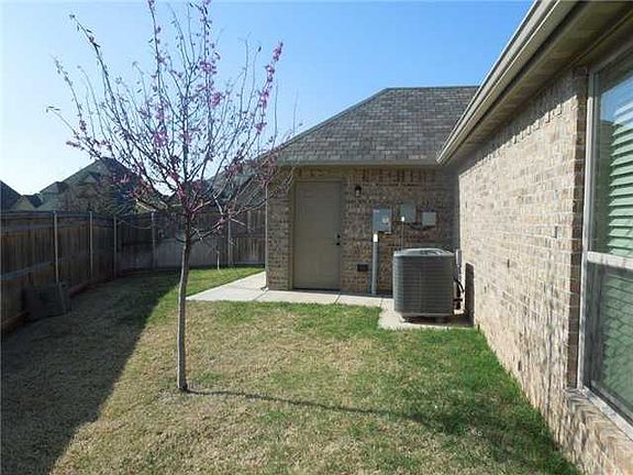 4th image of 5504 NW 130th St