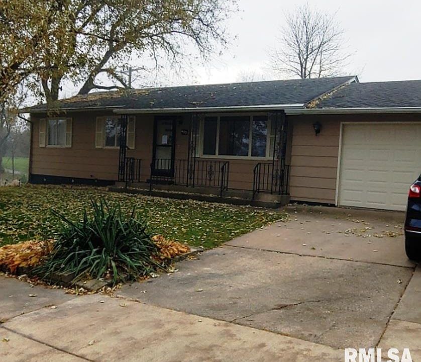 2nd image of 402 33rd Ave W