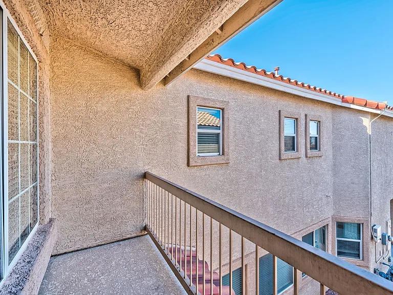 1593 Dark Wolf Ave — Photo 12