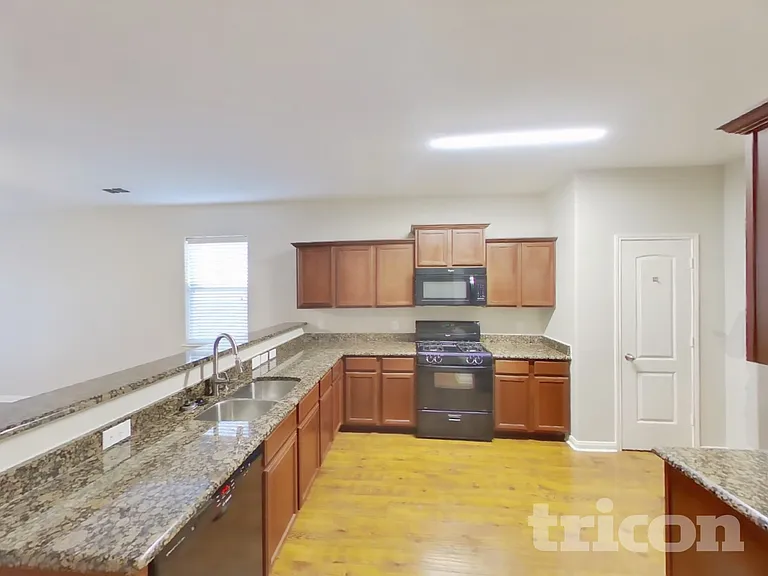 2031 Cone Flower Dr — Photo 5