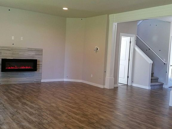 4th image of 15802 NE 80th St