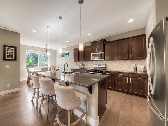 5th image of 13816 186th Avenue Ct E