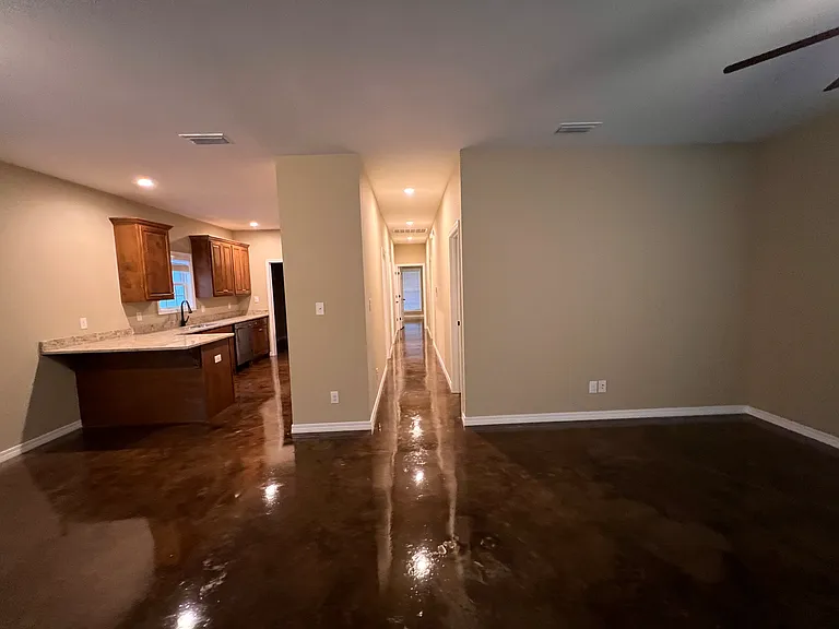 33048B Stables Dr — Photo 3