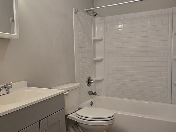 5th image of 209 S 11th St #209