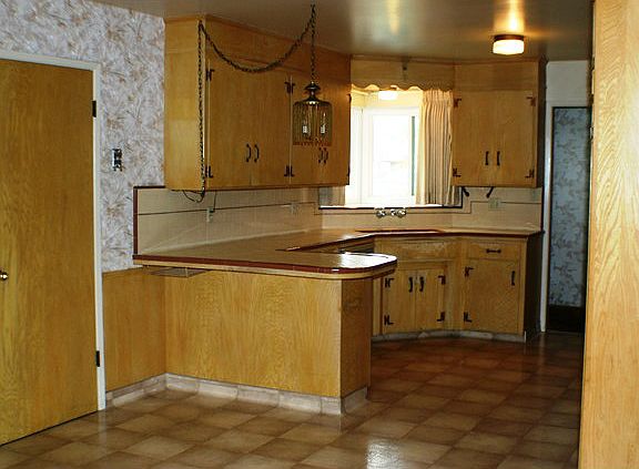 3rd image of 835 Whitethorne Dr