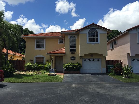 5th image of 5763 NW 98th Ct