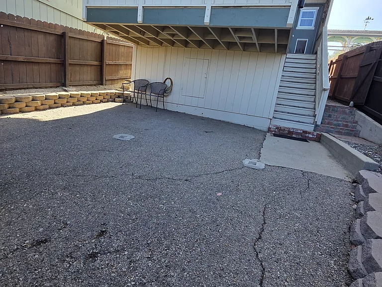 1745 Arliss Dr — Photo 6