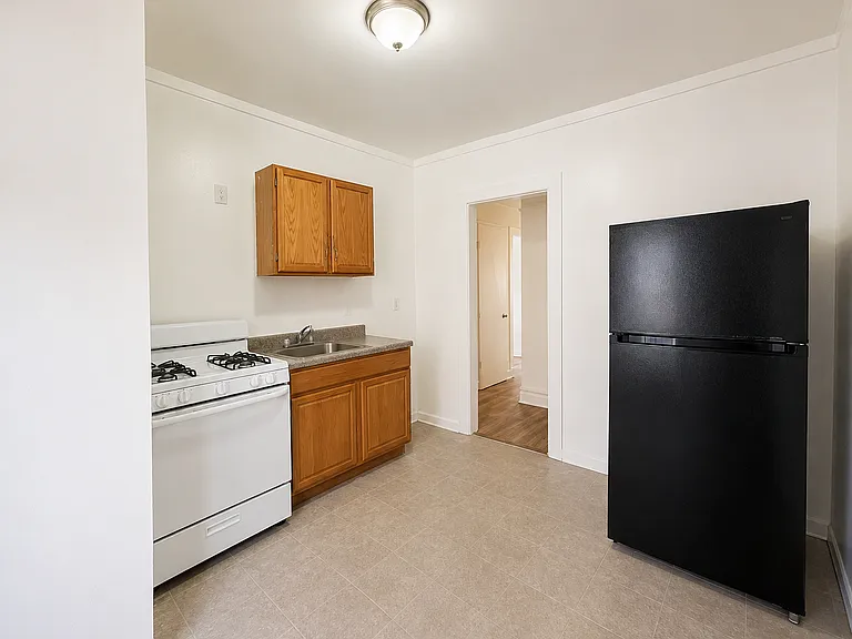 868 Faile St #3 — Photo 4