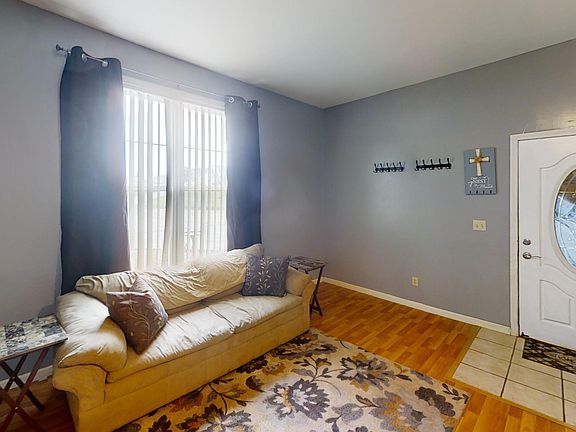 5th image of 651 Highland Ln