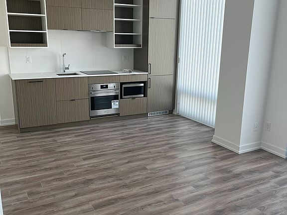 5th image of 20 Edward St #1202