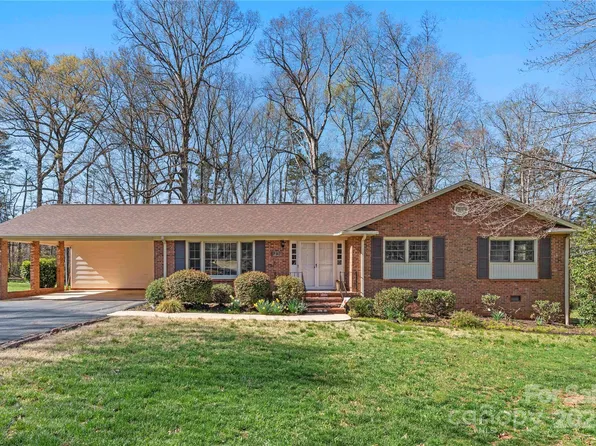 120 Parker Dr, Gastonia, NC 28056