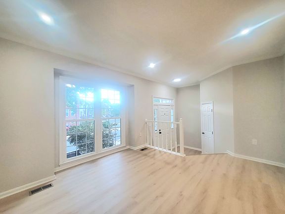 5th image of 14142 Betsy Ross Ln