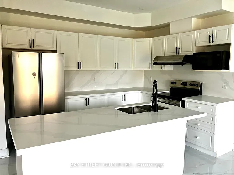 7 Raymond Bartlett Ave — Photo 4