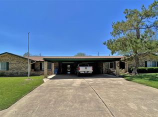 300 Manor Dr, Kerrville, TX 78028