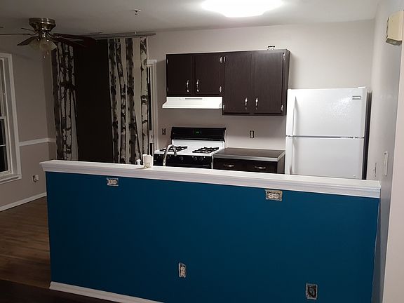 3rd image of 141 Foxglove Dr #141