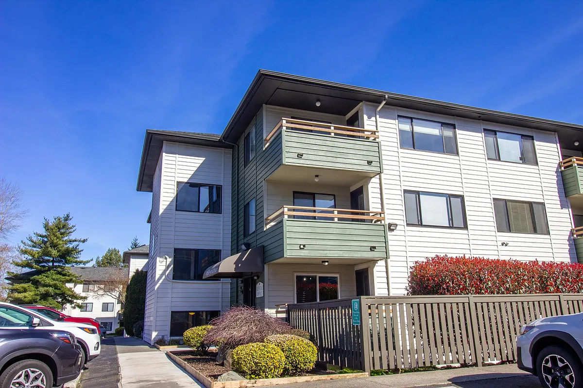 Building Photo - Willow Court Apartments