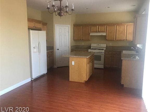 3rd image of 752 Homewillow Ave