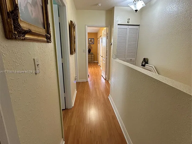 425 E 3rd Ave #6 — Photo 13