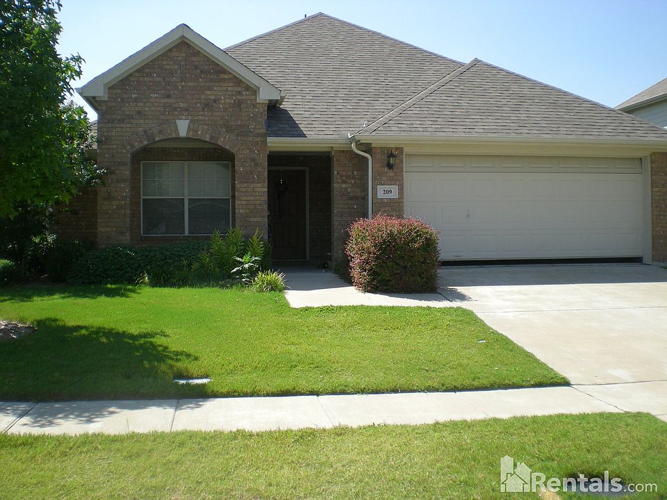 1st image of 209 Mapleshade Dr