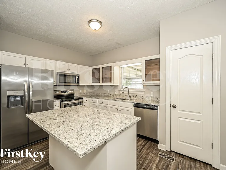 837 Manderlay Way — Photo 7