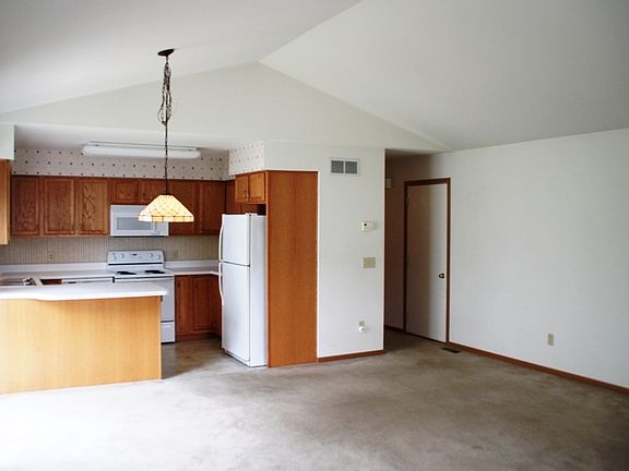5th image of 1054 Anna Ln