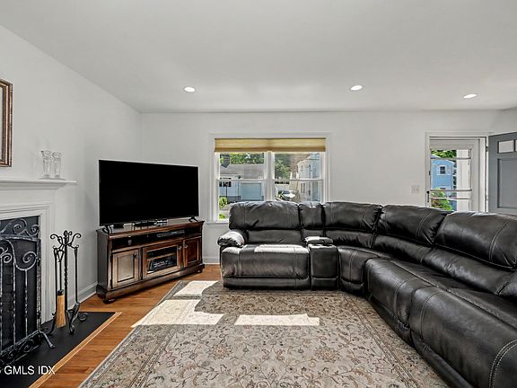 5th image of 4 Cos Cob Ave