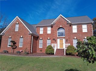 4707 Laurel Oaks Dr, Greensboro, NC 27406