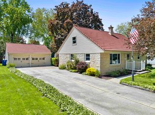 826 Bomier St, De Pere, WI 54115