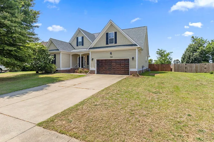 720 Camwheel Dr — Photo 2
