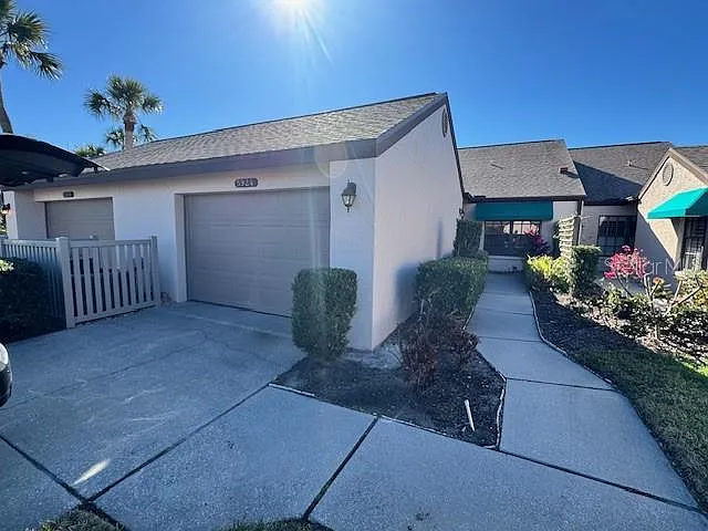 5924 Clubside Dr