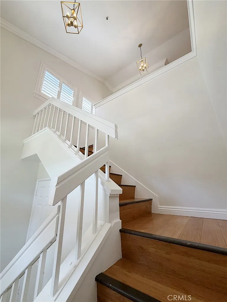 3 bed, 2.0 bath, 1679 sqft, $3,990 — Photo 2