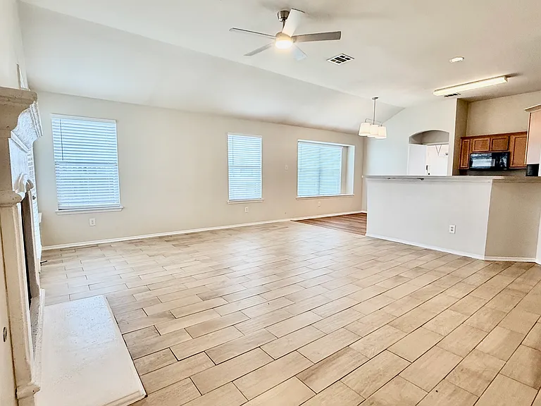 816 Cheryl St #1 — Photo 5