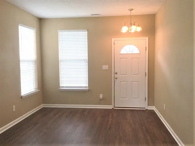 5148 Mabe Dr — Photo 2