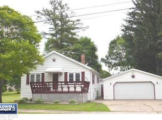 213 Hansen Ave, Oconto, WI 54153