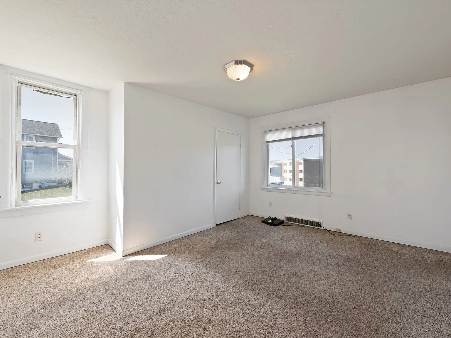 16 Eggers Avenue - Downs... — Photo 3