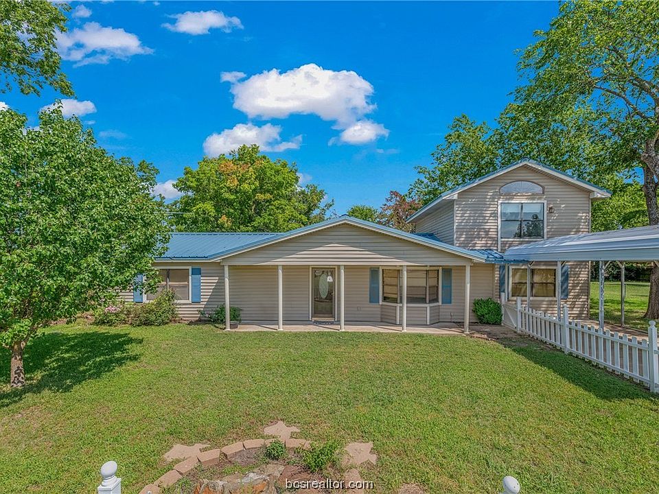 736 Phillips St, Normangee, TX 77871 MLS 23007499 Zillow