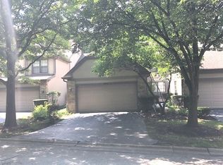 1273 Hobson Oaks Dr, Naperville, IL 60540