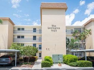 7920 Sun Island Dr S APT 105, South Pasadena, FL 33707