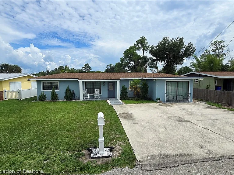 639 Killarney Dr — Photo 28