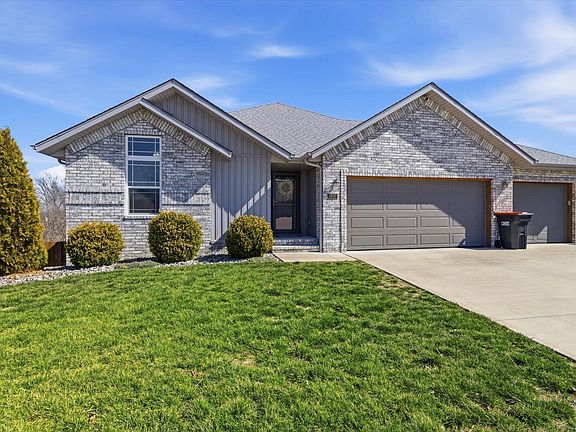 4th image of 1930 N Seabrook Drive