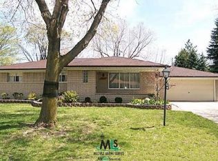 31300 Elodie Dr, Fraser, MI