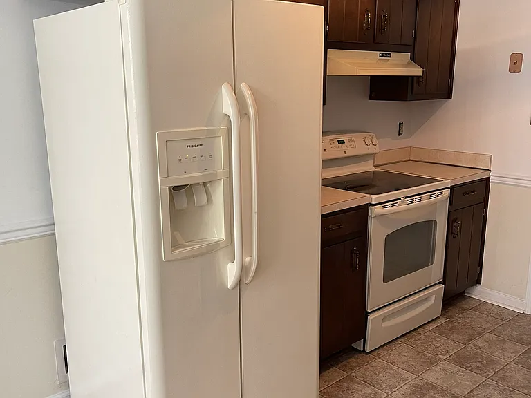 154 Kenilworth Dr — Photo 3